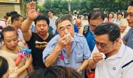 运动会上吃瓜,欢乐氛围共庆体育盛会