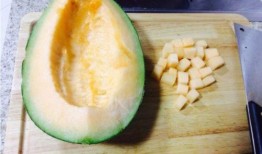 吃哈密瓜可以吃炸鸡吗,健康搭配的美食探索