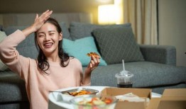 外卖女人吃瓜,揭秘现代都市女性生活点滴